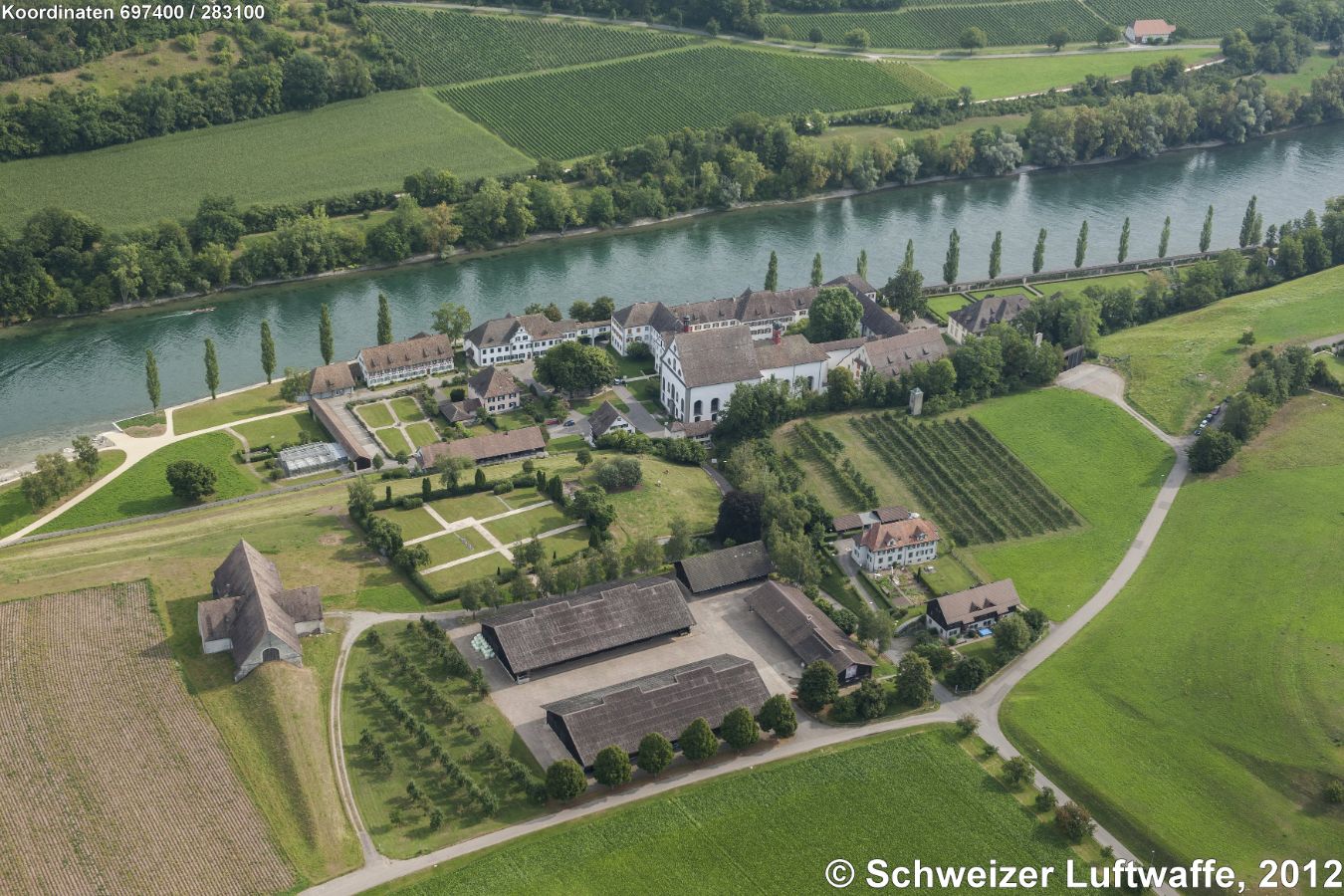 Ehemaliges Dominikanerinnen-Kloster St. Katharinental (TG); Position: 2'697'433.47, 1'283'102.23 - Klosterkirche als bedeutendes Beispiel des süddeutschen Barocks (um 1750 erbaut). - Eines der bedeutendsten gotischen Kunstwerke ist das 'Graduale von St. Katharinental', entstanden um 1312 mit 628 Seiten wundebar verzierter Gregorianischer Gesänge. Das Original ist im Landesmuseum Zürich untergebracht.
